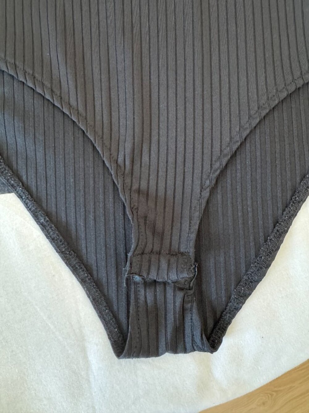 H&M Black Ribbed Button Front Bodysuit Tank Top Sz L - Picture 3 of 5